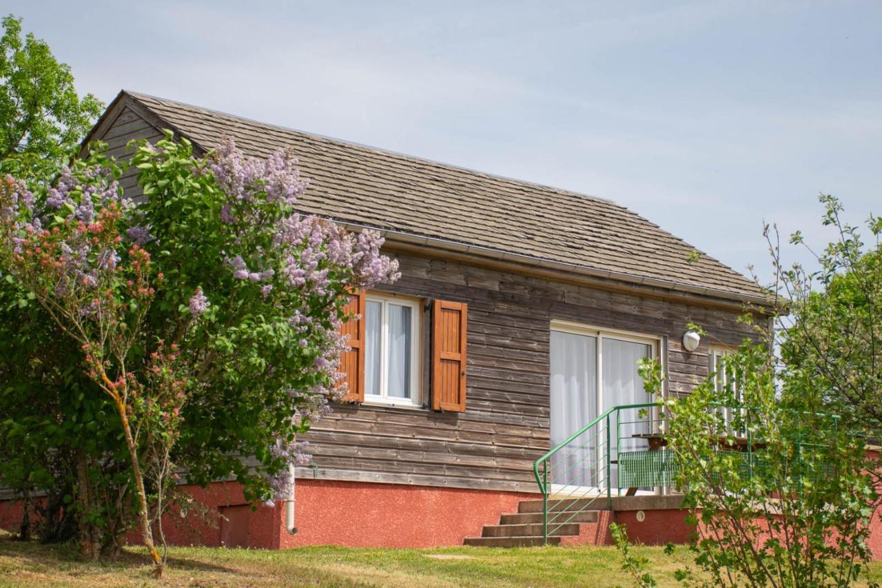 Les Chalets De La Vallee Du Bes Albaret-le-Comtal Exterior foto